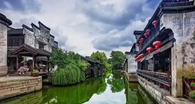 没来过这里，就别说去过古镇，这才是真正的古镇，比丽江更美