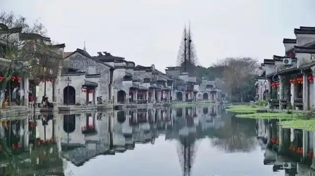 没来过这里，就别说去过古镇，这才是真正的古镇，比丽江更美