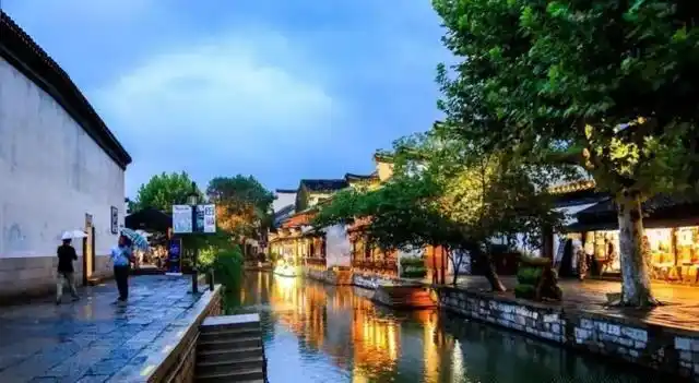 没来过这里，就别说去过古镇，这才是真正的古镇，比丽江更美