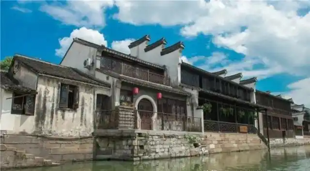 没来过这里，就别说去过古镇，这才是真正的古镇，比丽江更美