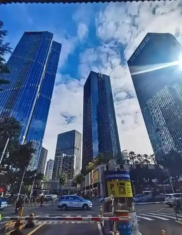 上周去了趟深圳，回来后心里一直酸溜溜的，普通人真实体验版！