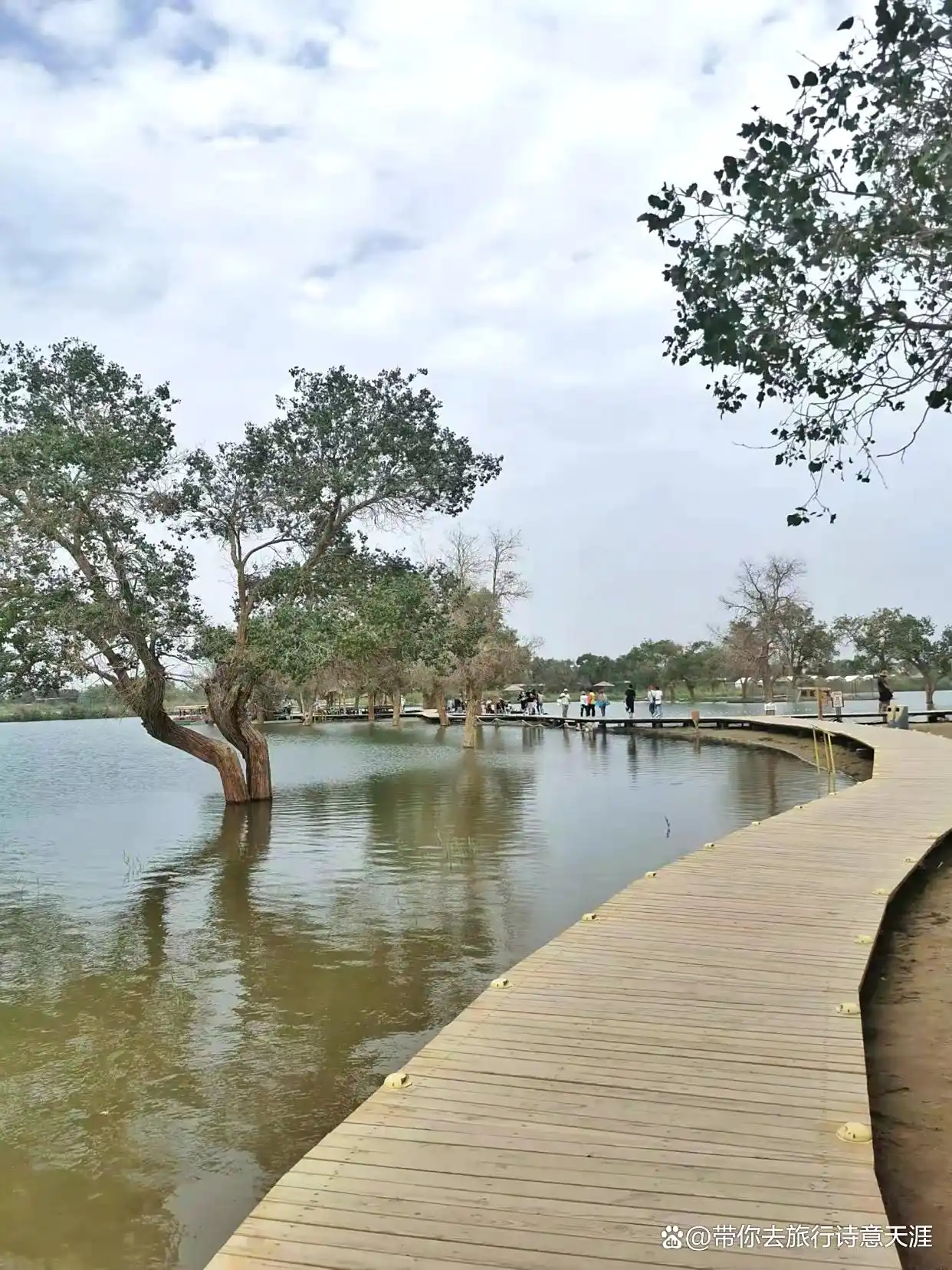 南疆旅游十景区，题小诗11首赞之