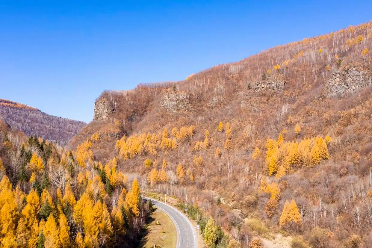东北的秋日，8个宝藏赏秋地，层林尽染的视觉盛宴