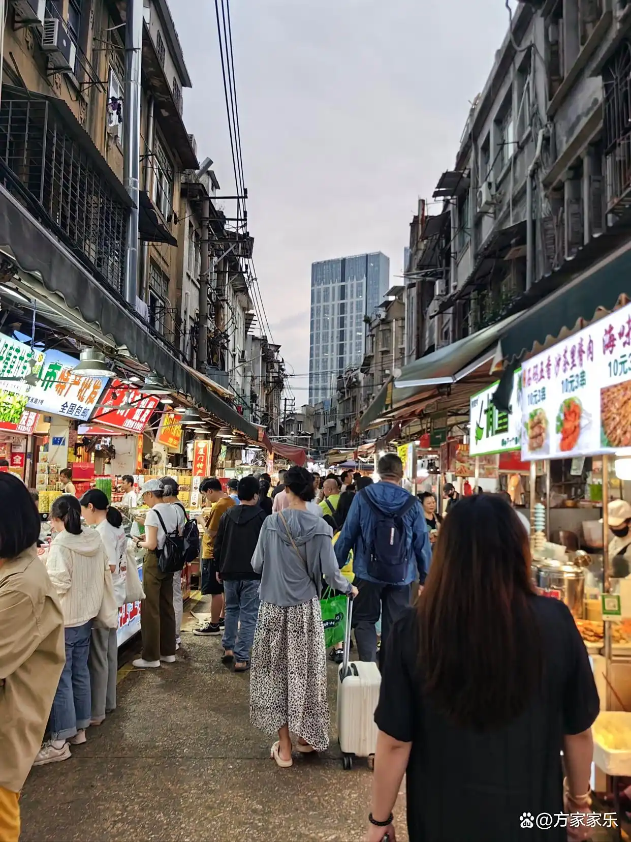 和老伴去福建厦门住了一个月，我实话实说：跟我想的确实不太一样