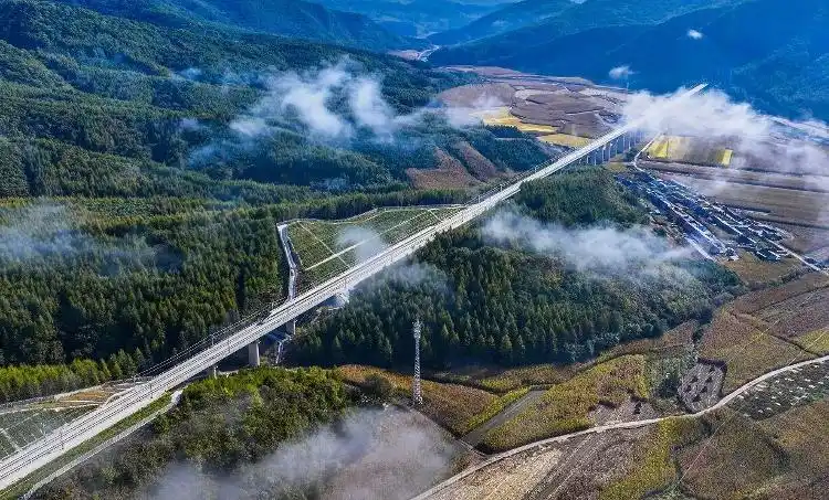 全国铁路10月11日起实行新列车运行图