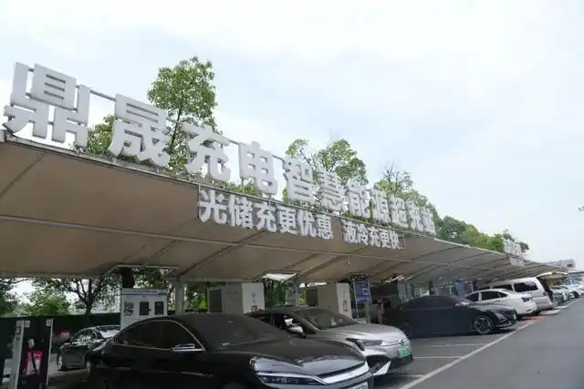 新能源车自驾游桂林没焦虑！嗦碗米粉的功夫，车子就能充满电