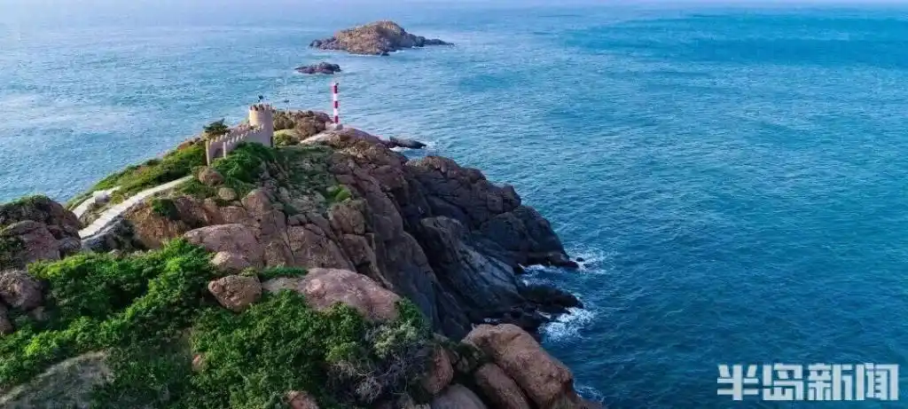 这里是青岛｜灵山岛的悠游秘境，斋堂岛的渔村烟火！假期来西海岸新区游海岛