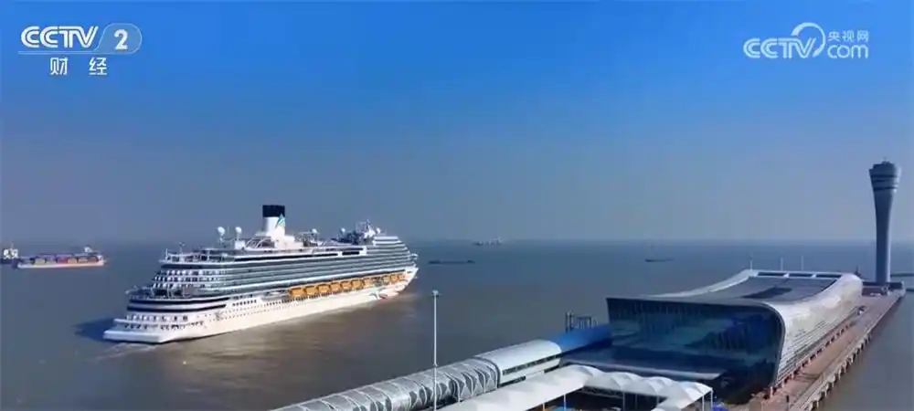 “花灯+非遗”“邮轮+京剧”……节日消费掀热潮 传统文化以年轻化姿态 “圈粉”