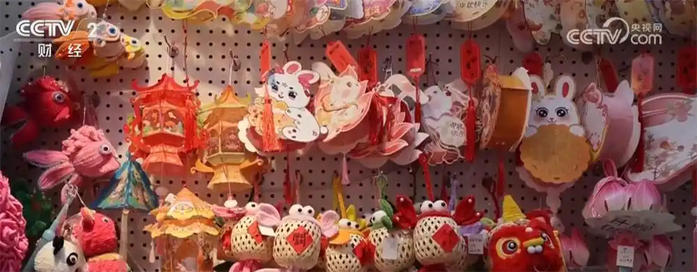 “花灯+非遗”“邮轮+京剧”……节日消费掀热潮 传统文化以年轻化姿态 “圈粉”