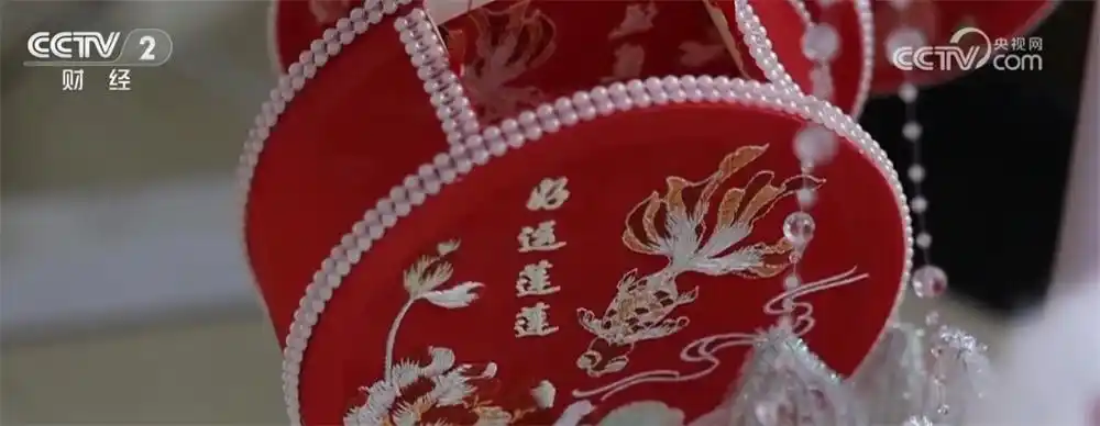 “花灯+非遗”“邮轮+京剧”……节日消费掀热潮 传统文化以年轻化姿态 “圈粉”