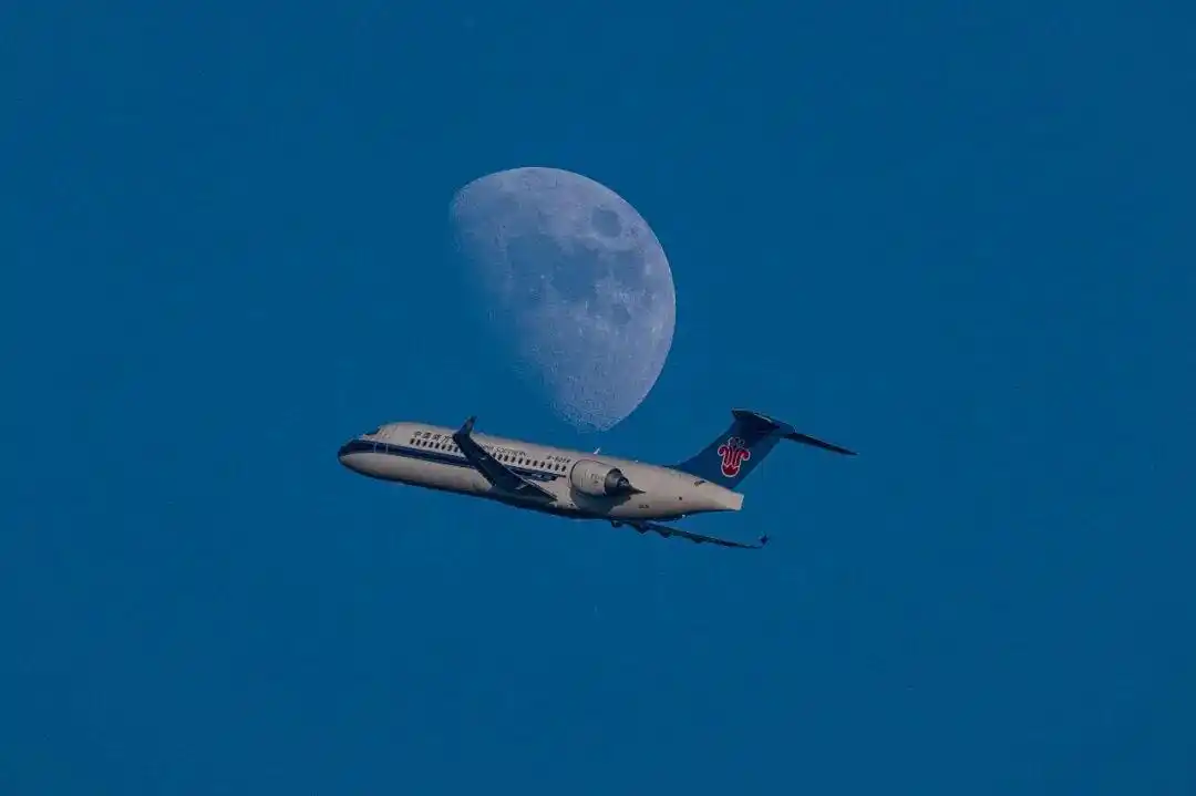 南航推出超2800班次“赏月航班”