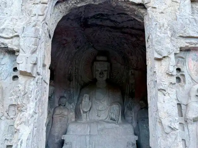 龙门石窟：黄河岸边的文明瑰宝，镌刻千年的安澜印记