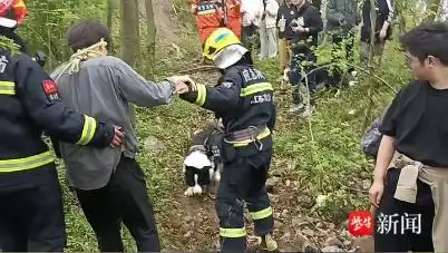 网红“野景点”镇江句容伏牛山走红存隐患：男子游玩摔伤，消防紧急救援