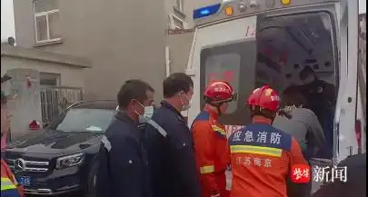 网红“野景点”镇江句容伏牛山走红存隐患：男子游玩摔伤，消防紧急救援