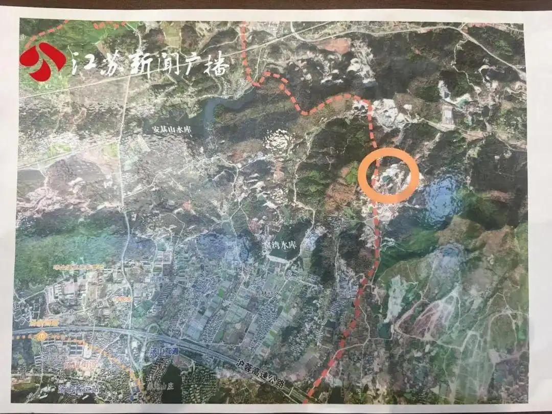 网红“野生景点”小蓝湖该不该打卡？