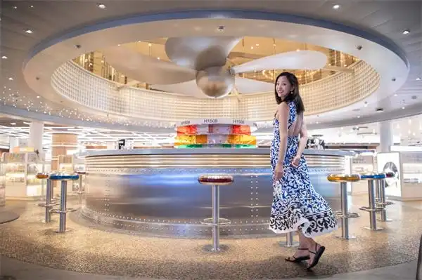 爱达魔都号11月启航！邮轮变T台，玩出人生新主场