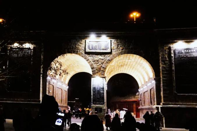 龙门的夜！Oh Yeah！