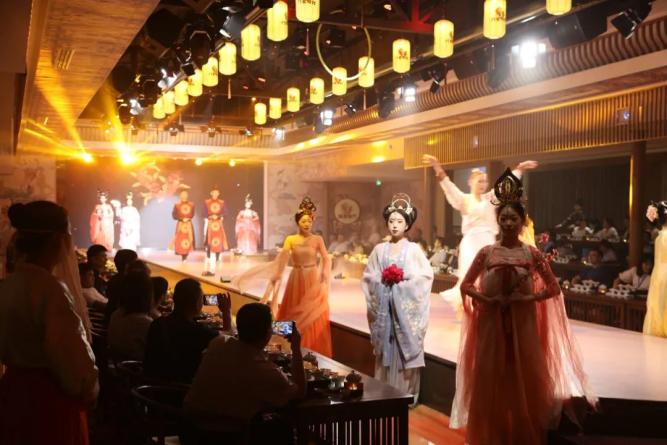 龙门石窟最好逛的季节开始了！