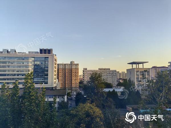 国庆中秋假期首日北京晴朗在线 最高气温可达30℃中午体感较热
