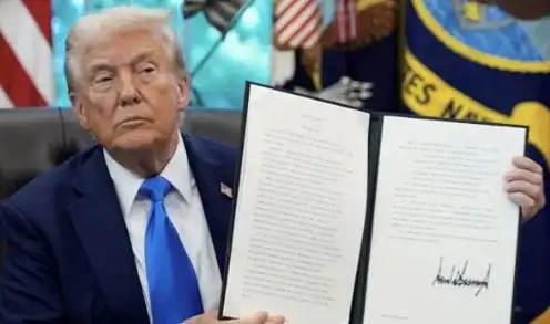 特朗普将矛头指向移民，美国H-1B签证新规将正式生效，印度IT外包业或最受冲击，不简单