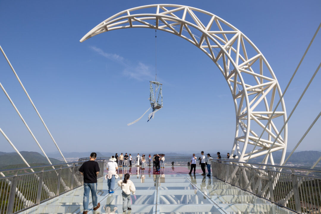 村民“入股”千万元打造，山村建起“游乐园”，就在……