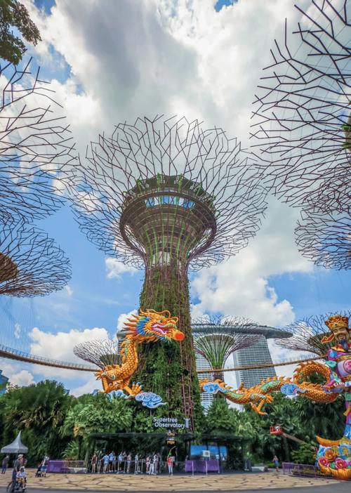 新加坡，正在疯狂“抢游客”