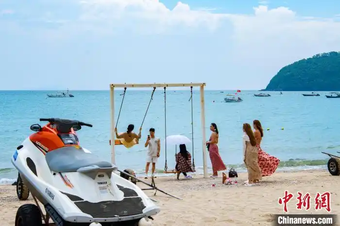 广西北海涠洲岛：“孤岛”蝶变休闲度假海岛