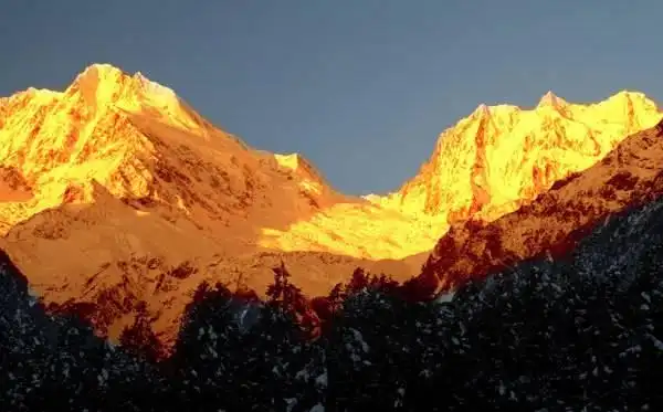 乘“封”而上过龙年｜巴适得板 春节周边自驾游目的地推荐