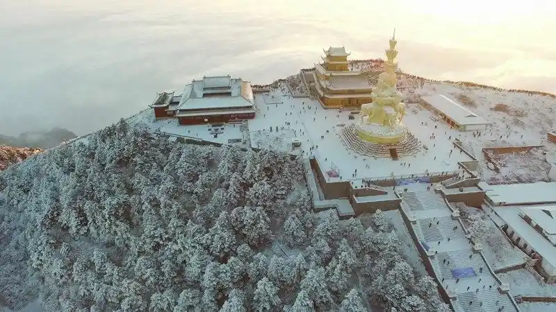 乘“封”而上过龙年｜巴适得板 春节周边自驾游目的地推荐