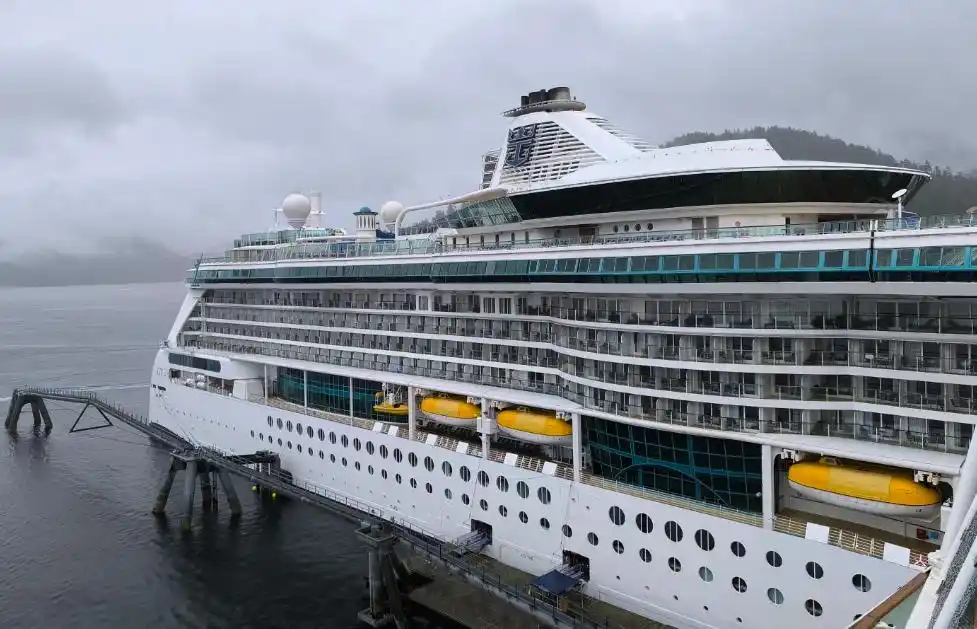 载近2000人豪华邮轮暴发病毒，已有近百人感染，还有人担心隔离故意隐瞒病征