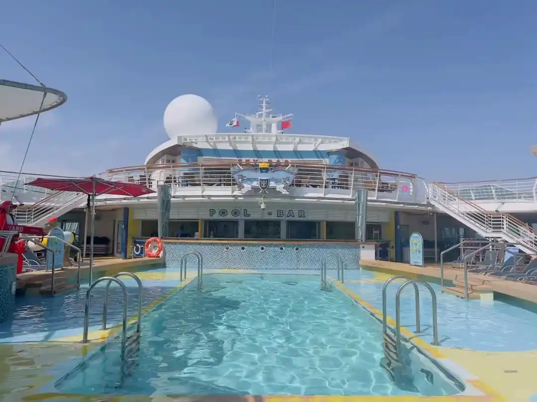 载近2000人豪华邮轮暴发病毒，已有近百人感染，还有人担心隔离故意隐瞒病征