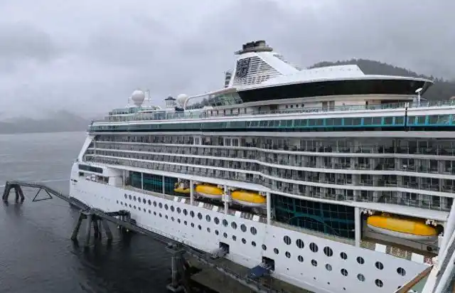 载近2000人豪华邮轮爆发病毒，具有高度传染性！已有近百人感染，还有人故意隐瞒病征