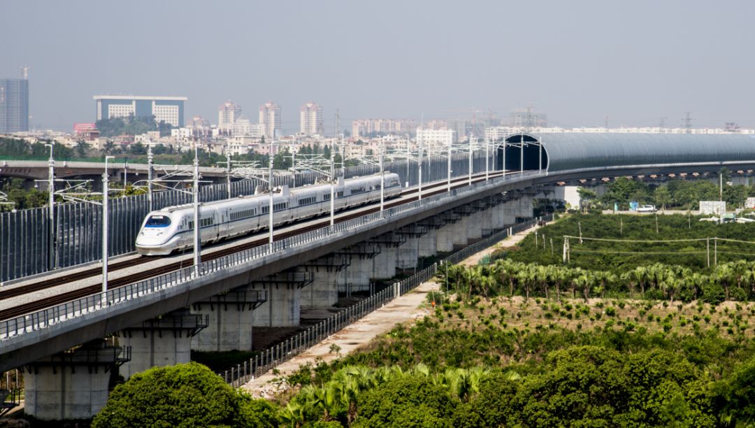 @街坊们注意！户外探险活动有风险，参与需谨慎 ！