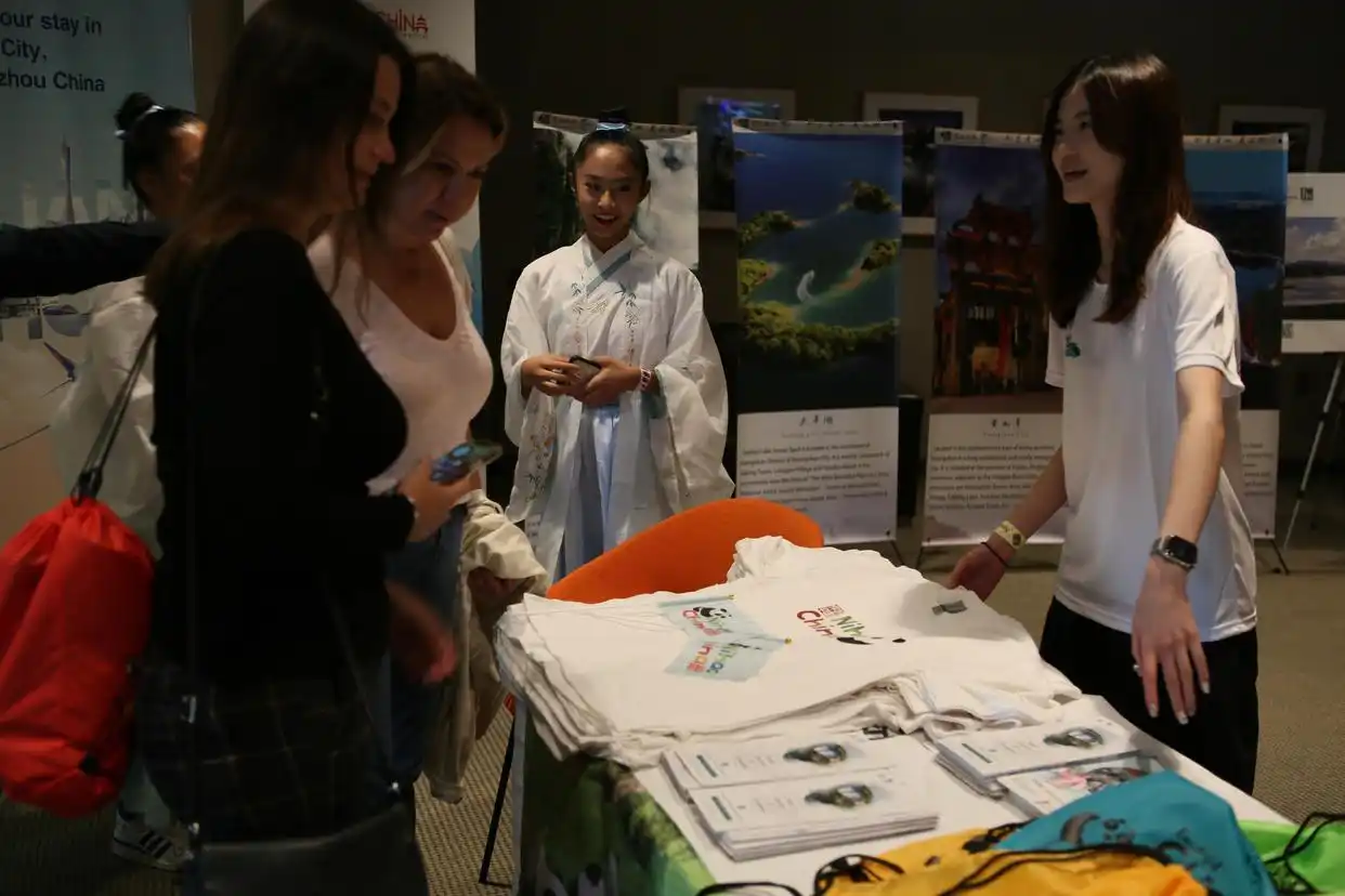 “你好！中国”旅游推广品牌标识亮相美国纽约