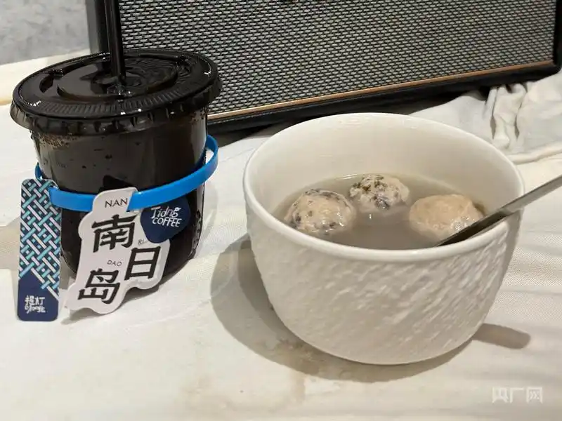 蔚蓝新机丨“宝藏”海岛旅行手册：拉网捕鱼、品美食、赏焰火 感受海岛闲适生活