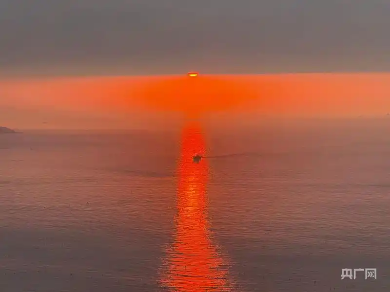 蔚蓝新机丨“宝藏”海岛旅行手册：拉网捕鱼、品美食、赏焰火 感受海岛闲适生活