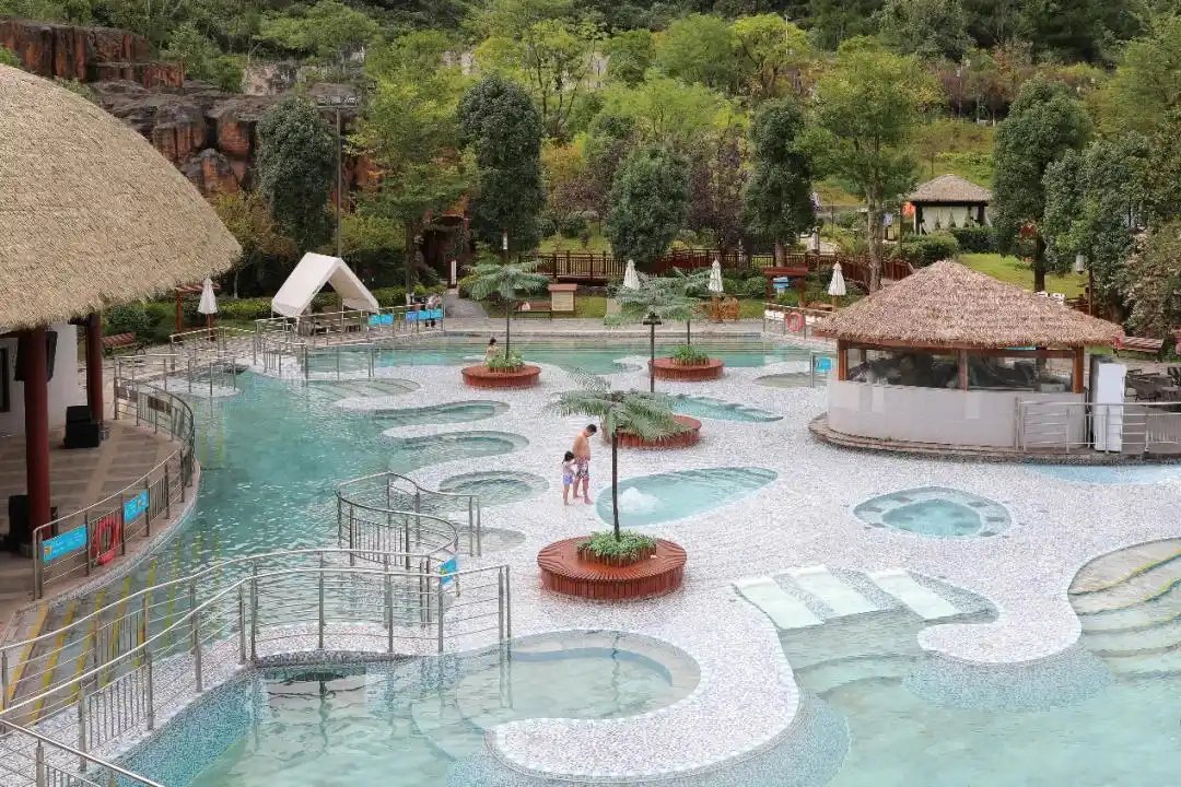 息烽国庆首日文旅市场热力全开