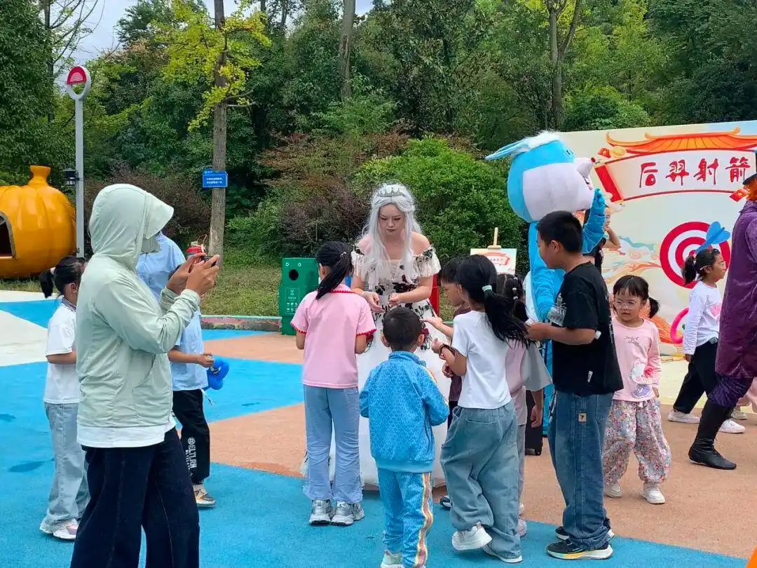 息烽国庆首日文旅市场热力全开