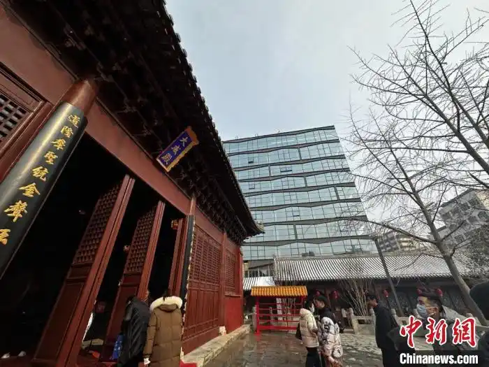 （新春走基层）江苏徐州“夫子庙”盛装喜迎新春 魅力商圈“碰撞”非遗市集