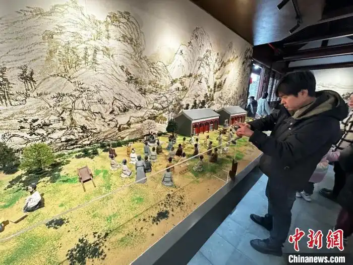 （新春走基层）江苏徐州“夫子庙”盛装喜迎新春 魅力商圈“碰撞”非遗市集