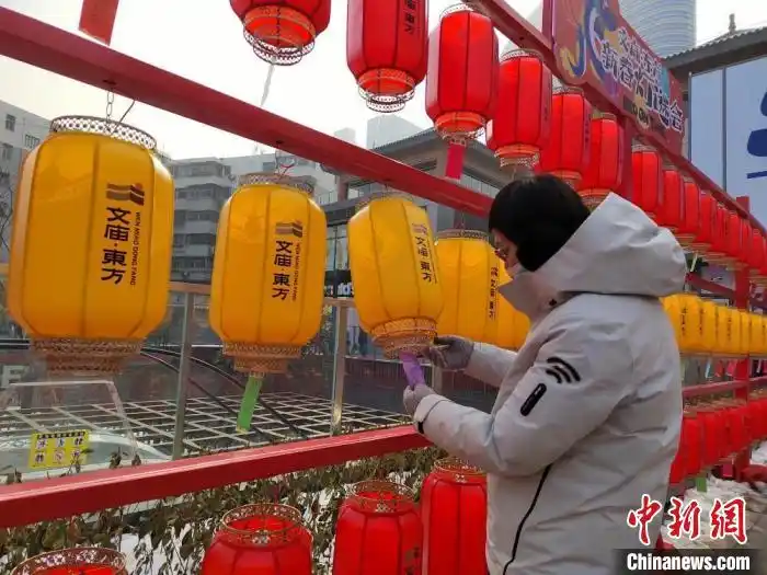 （新春走基层）江苏徐州“夫子庙”盛装喜迎新春 魅力商圈“碰撞”非遗市集