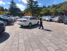 “双节”假期，丽江古城以温暖服务守护八方游客