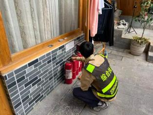 “双节”假期，丽江古城以温暖服务守护八方游客