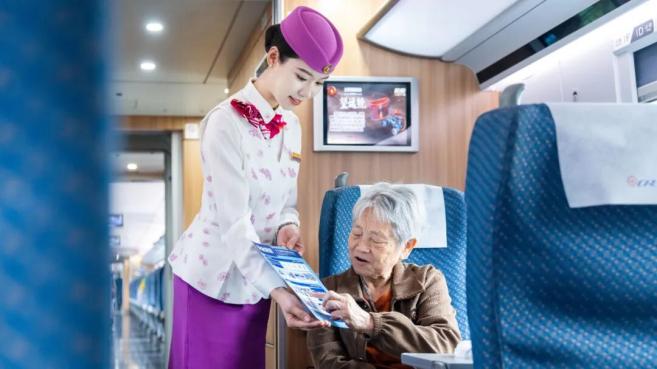 启用高峰列车运行图，加开热门方向列车