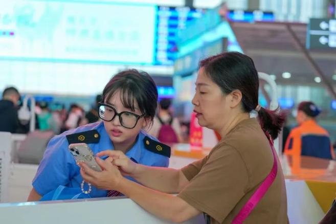 启用高峰列车运行图，加开热门方向列车