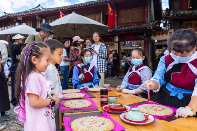 月圆人圆，在丽江古城过中秋