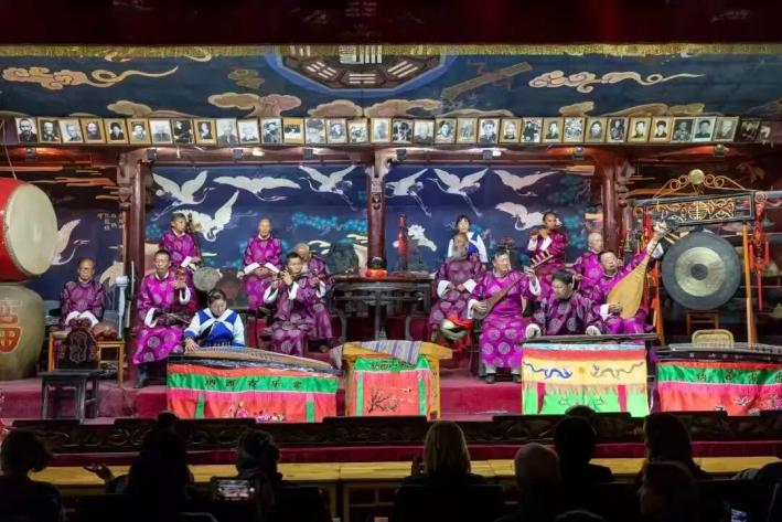 国庆中秋双节同庆 丽江古城民俗盛宴精彩纷呈