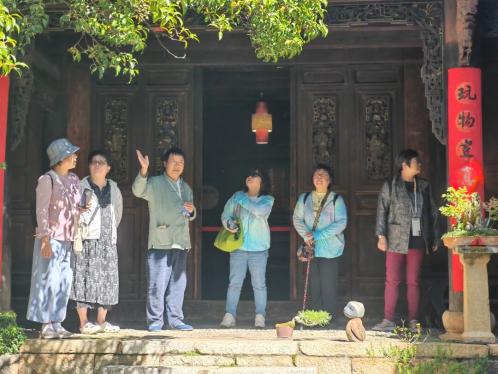 “打卡”变“沉浸”，国庆假期文化院落成“古城游”新亮点