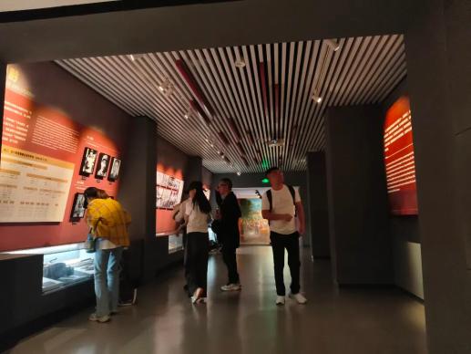 “打卡”变“沉浸”，国庆假期文化院落成“古城游”新亮点