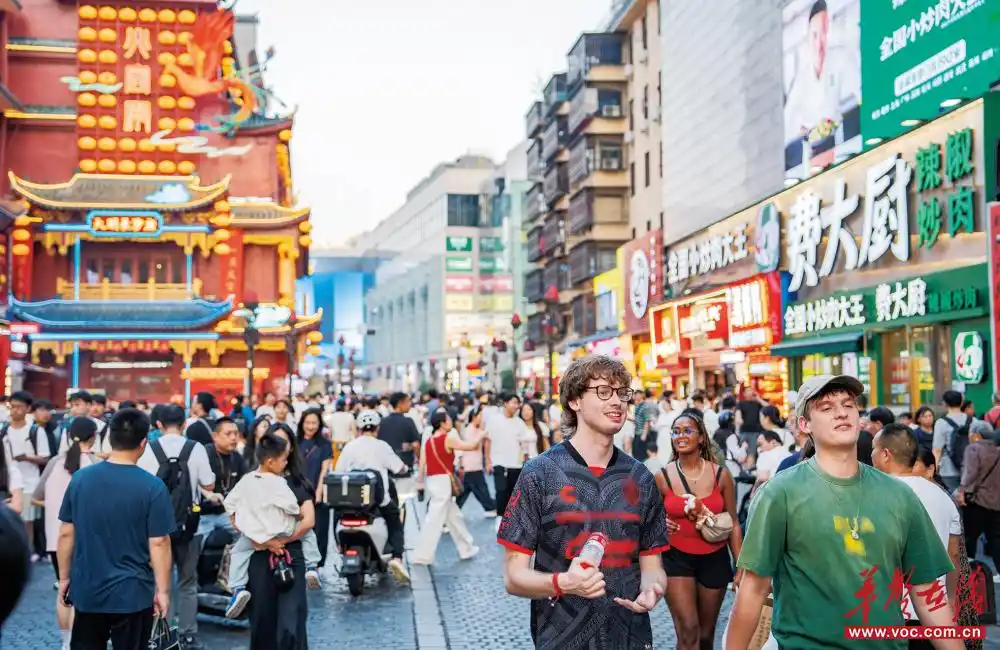 “网红景点”别样红